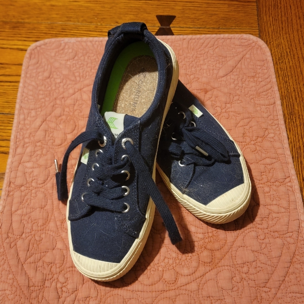 Cariuma shoes